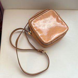 Louis Vuitton Vernis Wooster Rose/Baby Pink Cross Body Shoulder